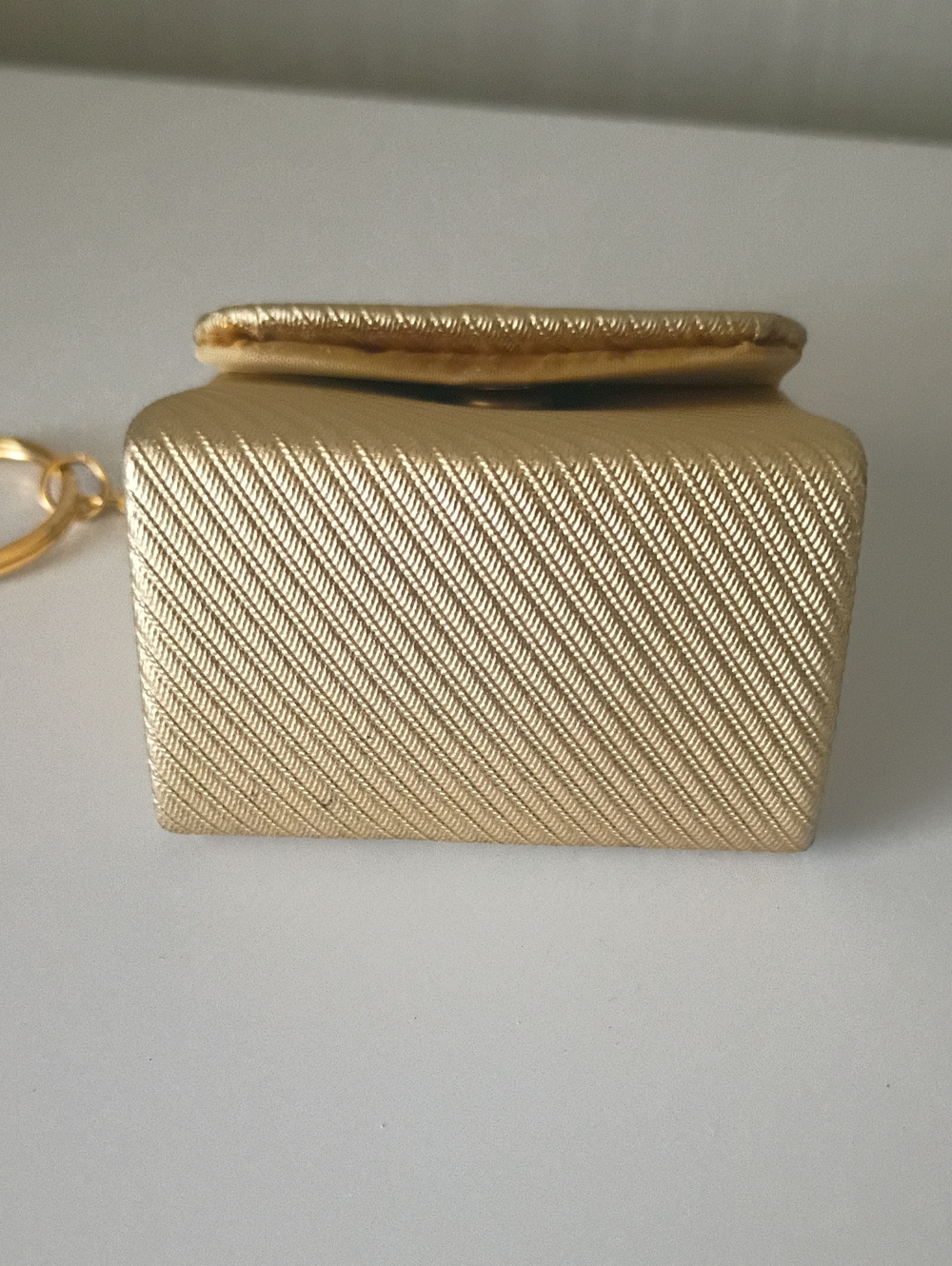 Vintage Estee Lauder Gold Mini Handbag Purse Keychain Pre-Owned Snap Closure - Picture 3 of 10